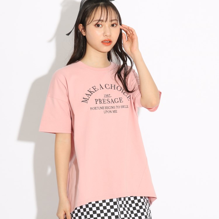 ピンク ラテ(PINK-latte)の◆【コットン100％/毛玉になりにくい】バックスリットロゴ刺しゅうＴシャツ Ｔシャツ