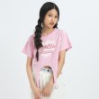 ピンク ラテ(PINK-latte)の【るーつくコラボ/ニコラ9月号掲載】ベルトデザインコンパクトTシャツ ピンク(071)