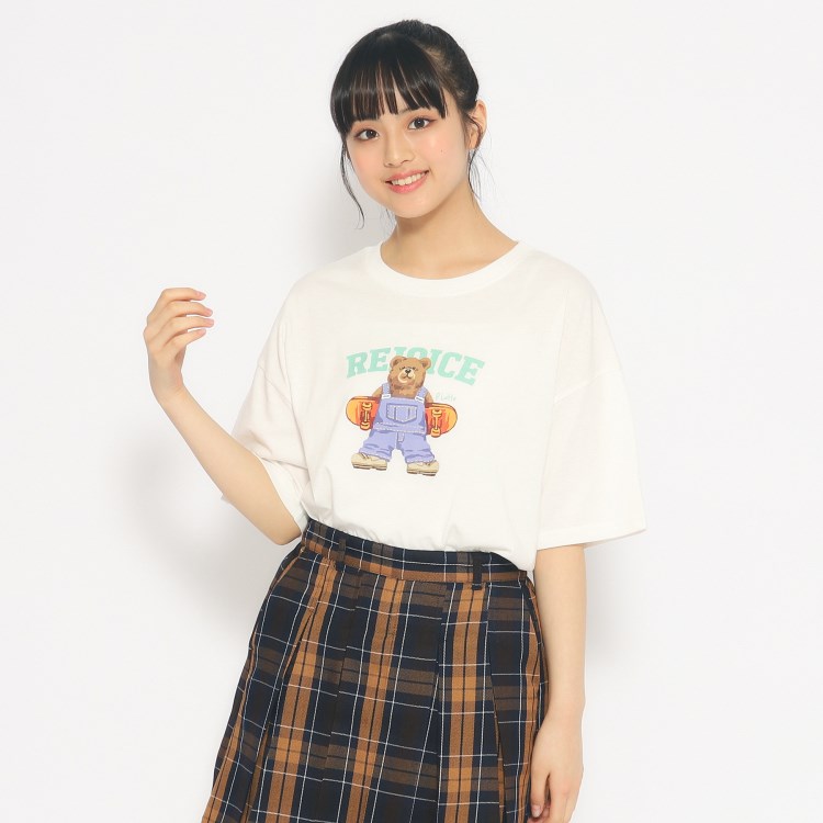 ピンク ラテ(PINK-latte)のスケボークマちゃんプリントTシャツ カットソー