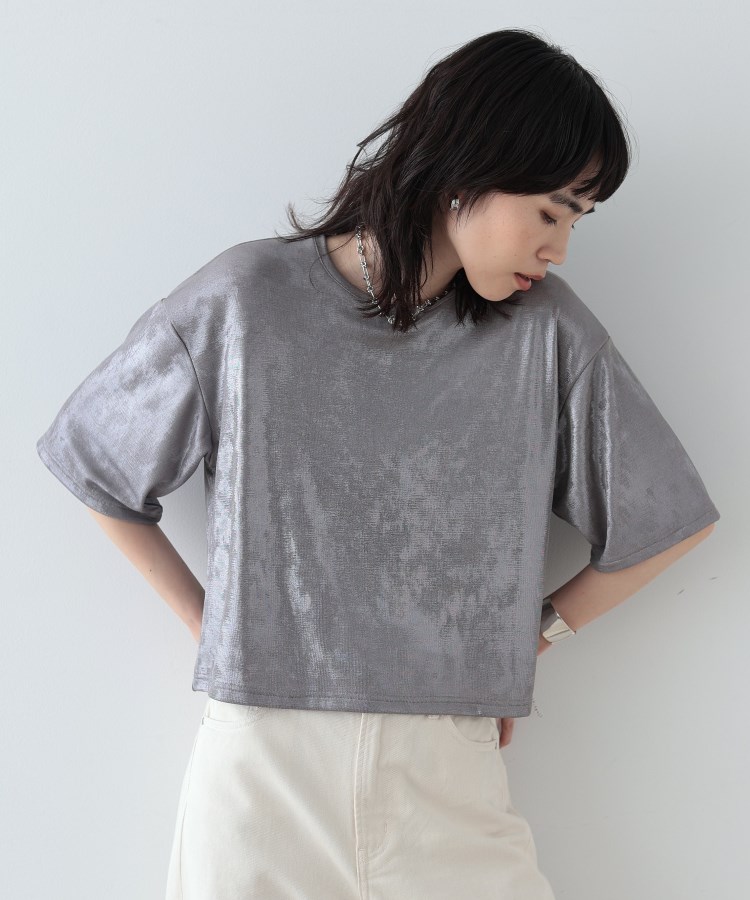 ギャレスト(GALLEST)のシャイニークロップドTシャツ3