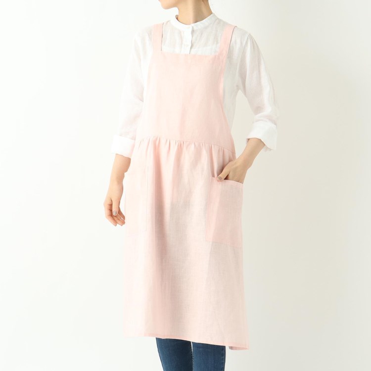 トゥーワントゥーキッチンストア(212 KITCHEN STORE)のリネンギャザーワンピースエプロン チェリーピンク ＜LINEN&BASIC リネンアンドベーシック＞ エプロン・その他ファブリック