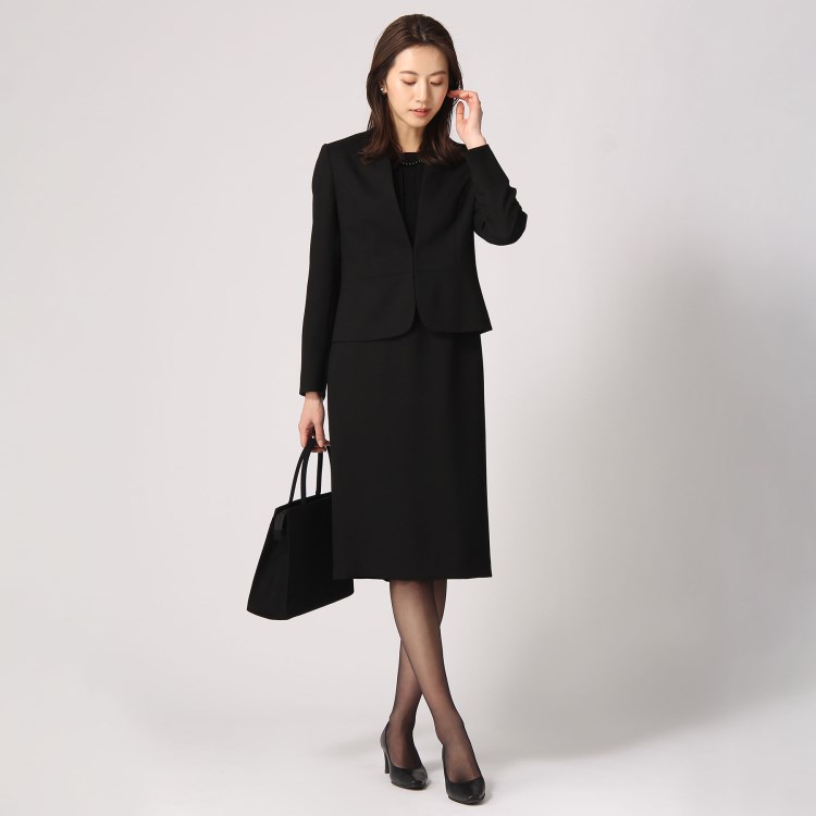 アンカーウーマン(ANCHOR WOMAN)の【S～3L】Ｖノーカラーアンサンブル【礼服・喪服・ブラックフォーマル】【取り外し可能アクセサリー付き】【ウォッシャブル】