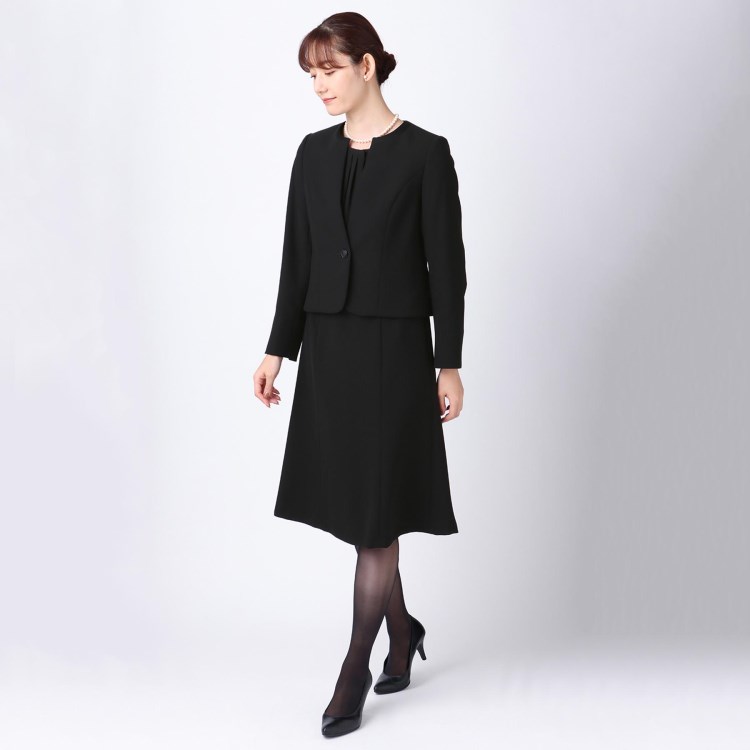 アンカーウーマン(ANCHOR WOMAN)の【5L～7L】【クイーンサイズ】ノーカラーシフォンフリルアンサンブル【ウォッシャブル】【礼服・喪服・ブラックフォーマル】 スーツセット