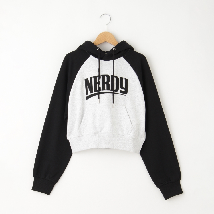 オフプライスストア(ウィメン)(OFF PRICE STORE(Women))のNERDY（ノルディ） W′S RAGLAN CROPPED HOODIE パーカー