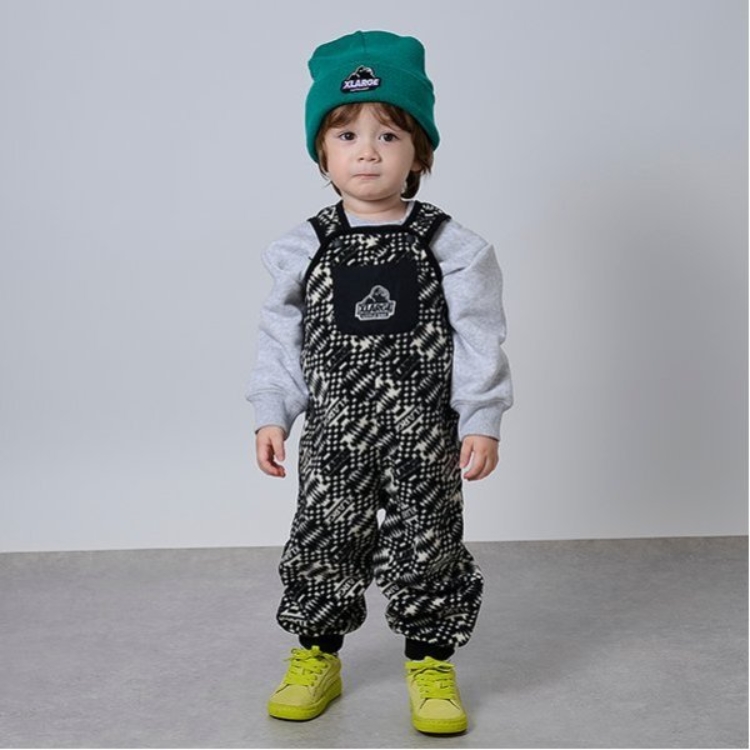 エクストララージ キッズ(XLARGE KIDS)の総柄フリースサロペット オールインワン