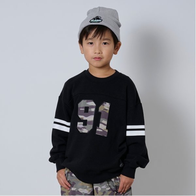 エクストララージ キッズ(XLARGE KIDS)のナンバリングトレーナー スウェット・トレーナー